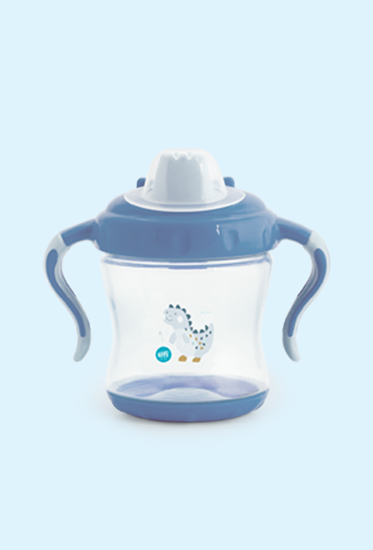 elfi-neprosipajuca-solja-sa-tvrdim-piskom-i-poklopcem-plava-fantasy-250-ml-dino ELFI Neprosipajuća šolja sa tvrdim piskom i poklopcem FANTASY 250 ml Dino, plava boja.